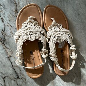 American eagle sandals size 8